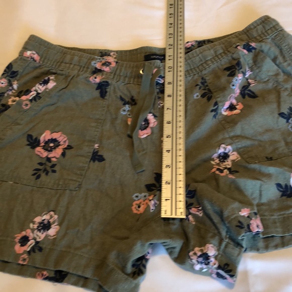 Women’s Nautica size large green floral linen shorts with front pockets - Picture 6 of 9